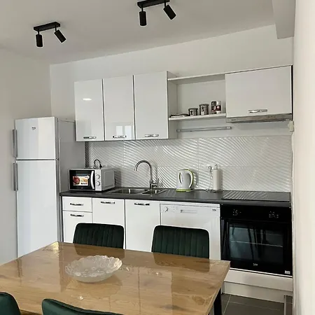 With A Parking Space Stobrec, Split - 22296 بودْسْتغانا